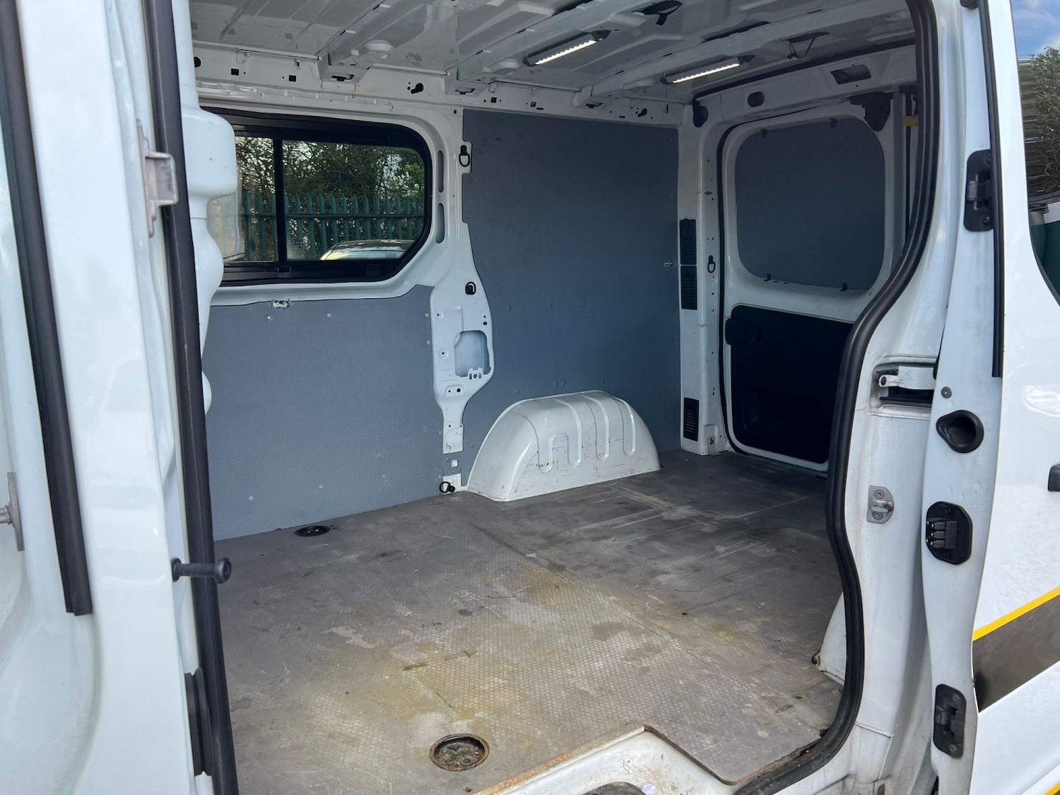 Used Vauxhall Vivaro 2017 for sale - 78090679: Photo 9