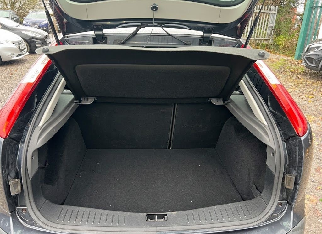 Used Ford Focus 2007 for sale - 76891749: Photo 12