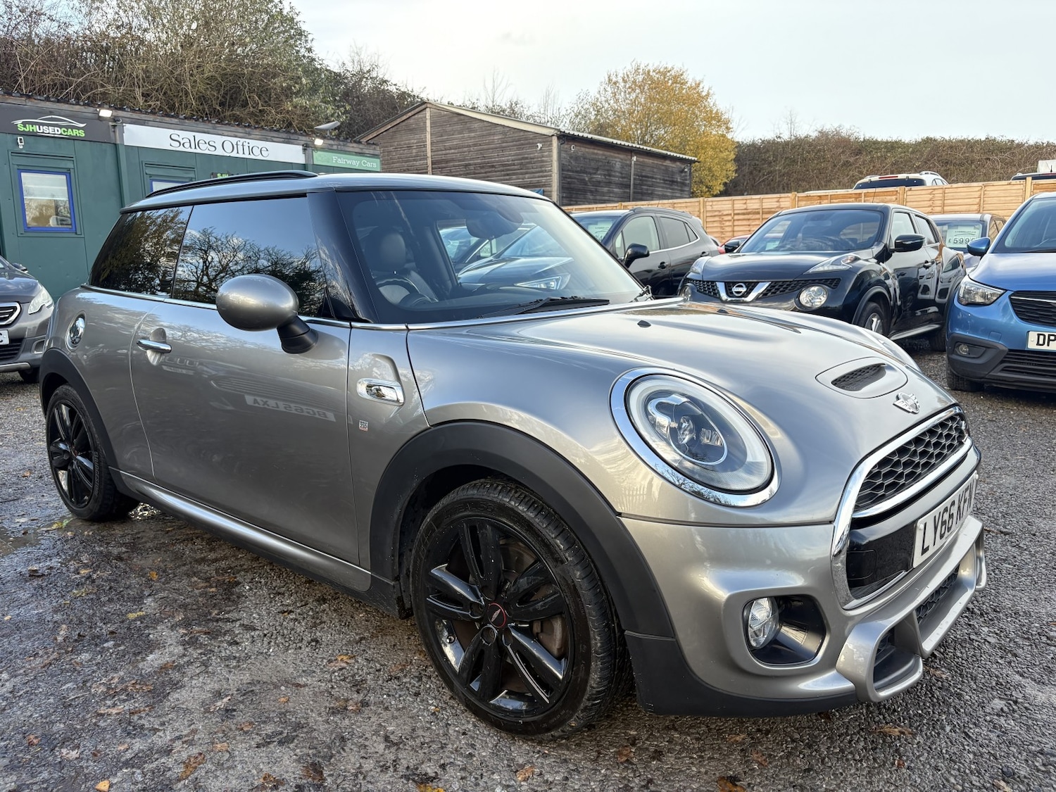 Used MINI Hatch 2017 for sale - 76877590: Photo 1