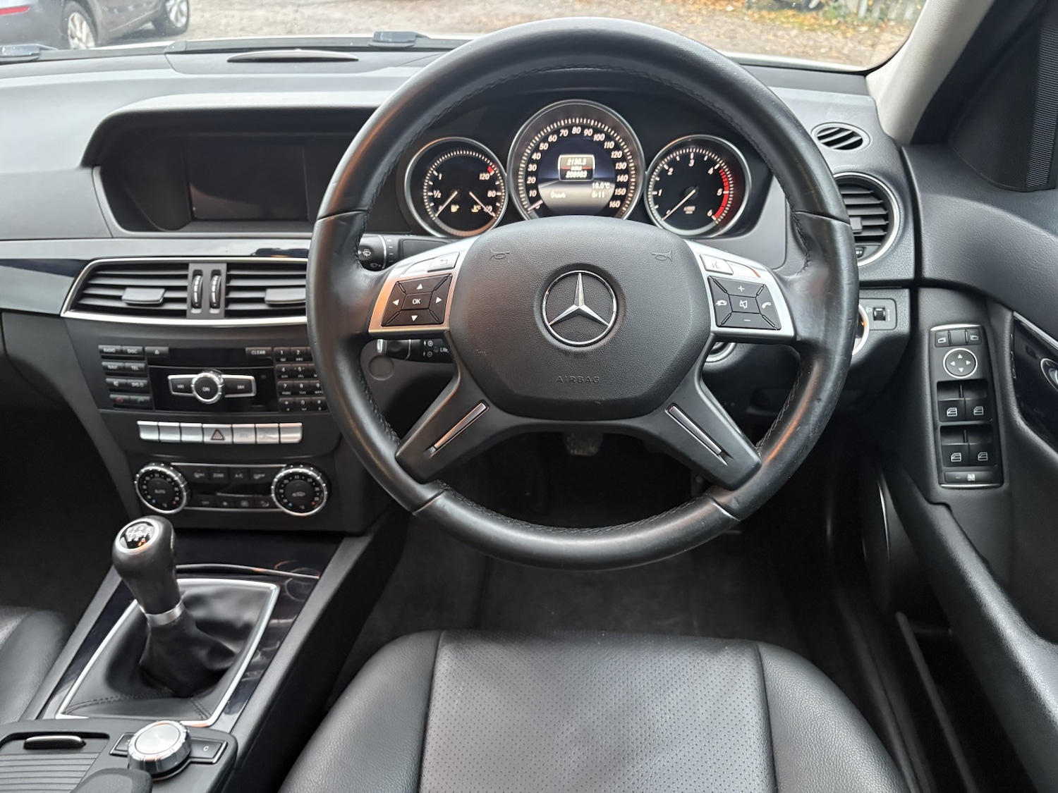 Used Mercedes-Benz C Class 2014 for sale - 76504726: Photo 17