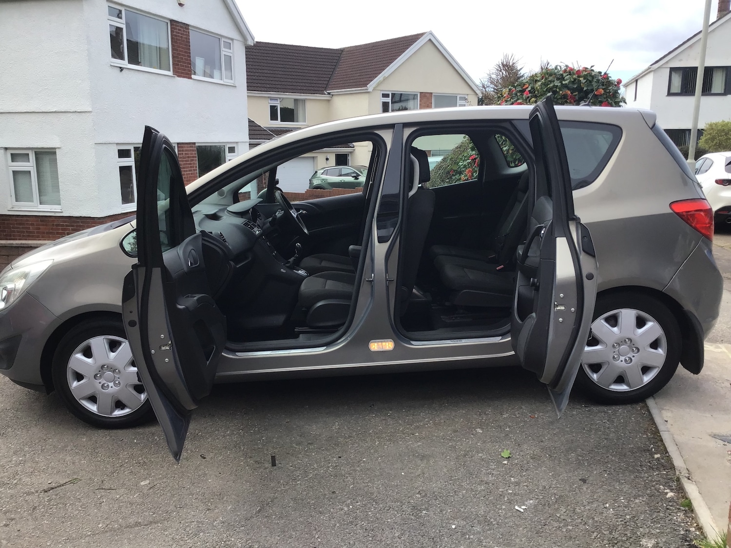 Used Vauxhall Meriva 2011 for sale - 78038021: Photo 4