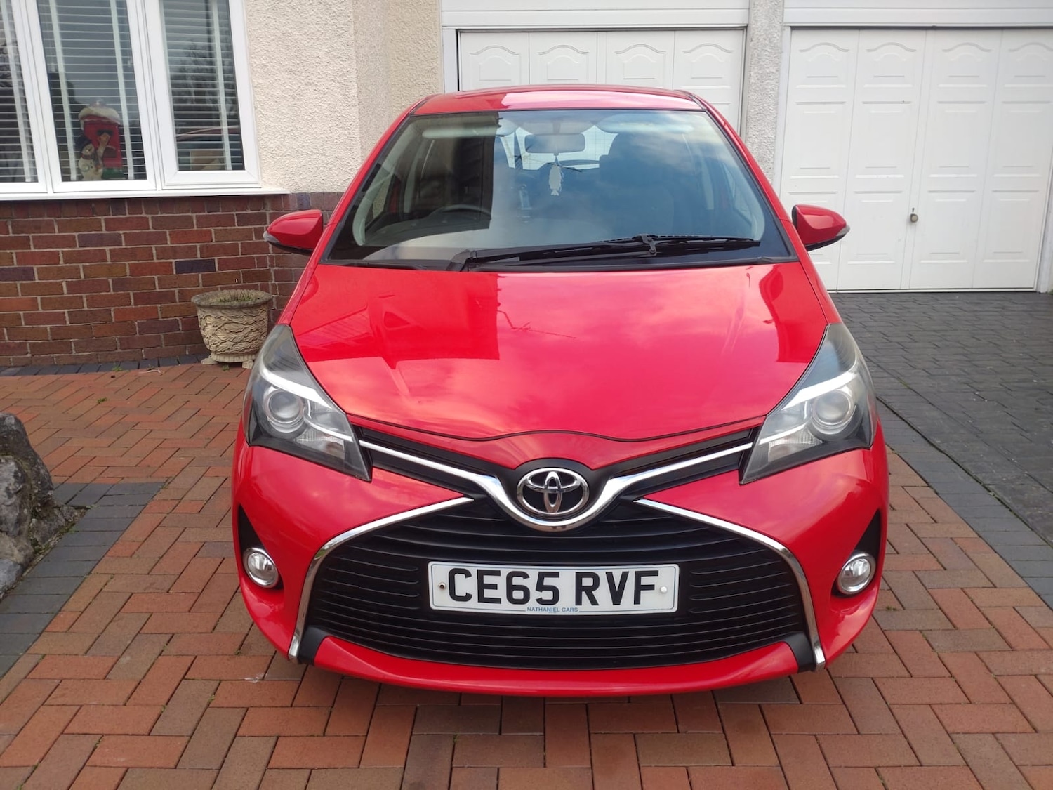 Used Toyota Yaris 2015 for sale - 76945501: Photo 2