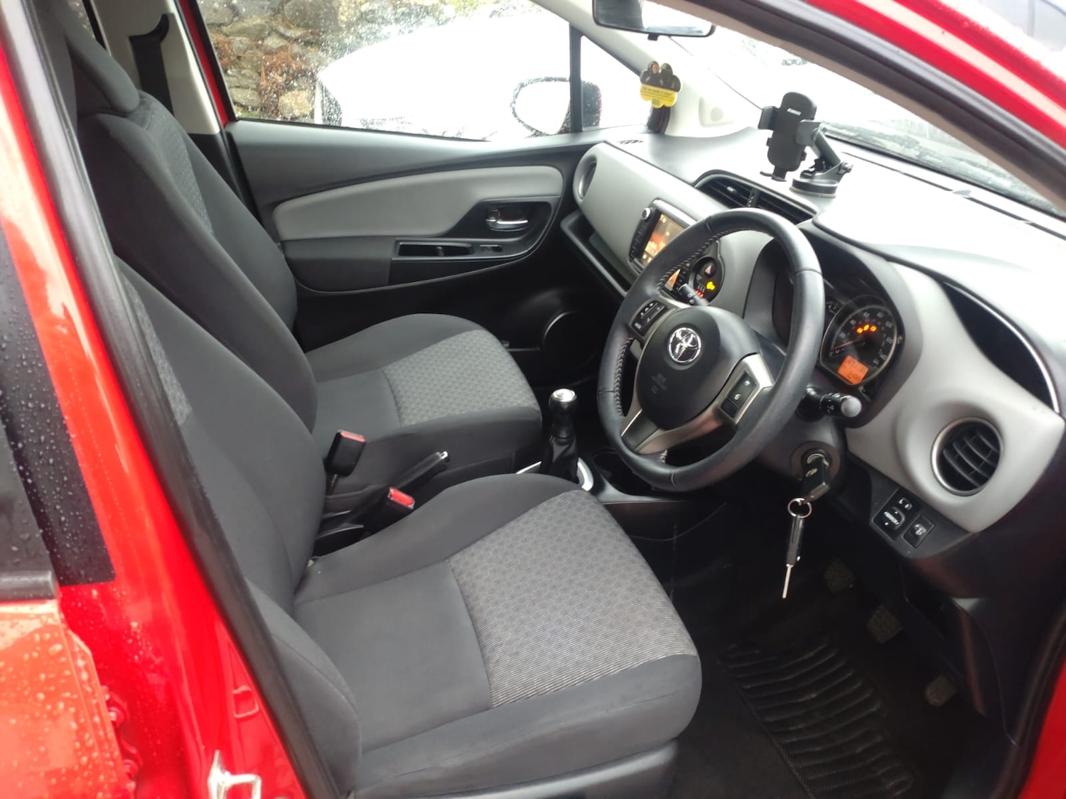 Used Toyota Yaris 2015 for sale - 76945501: Photo 5