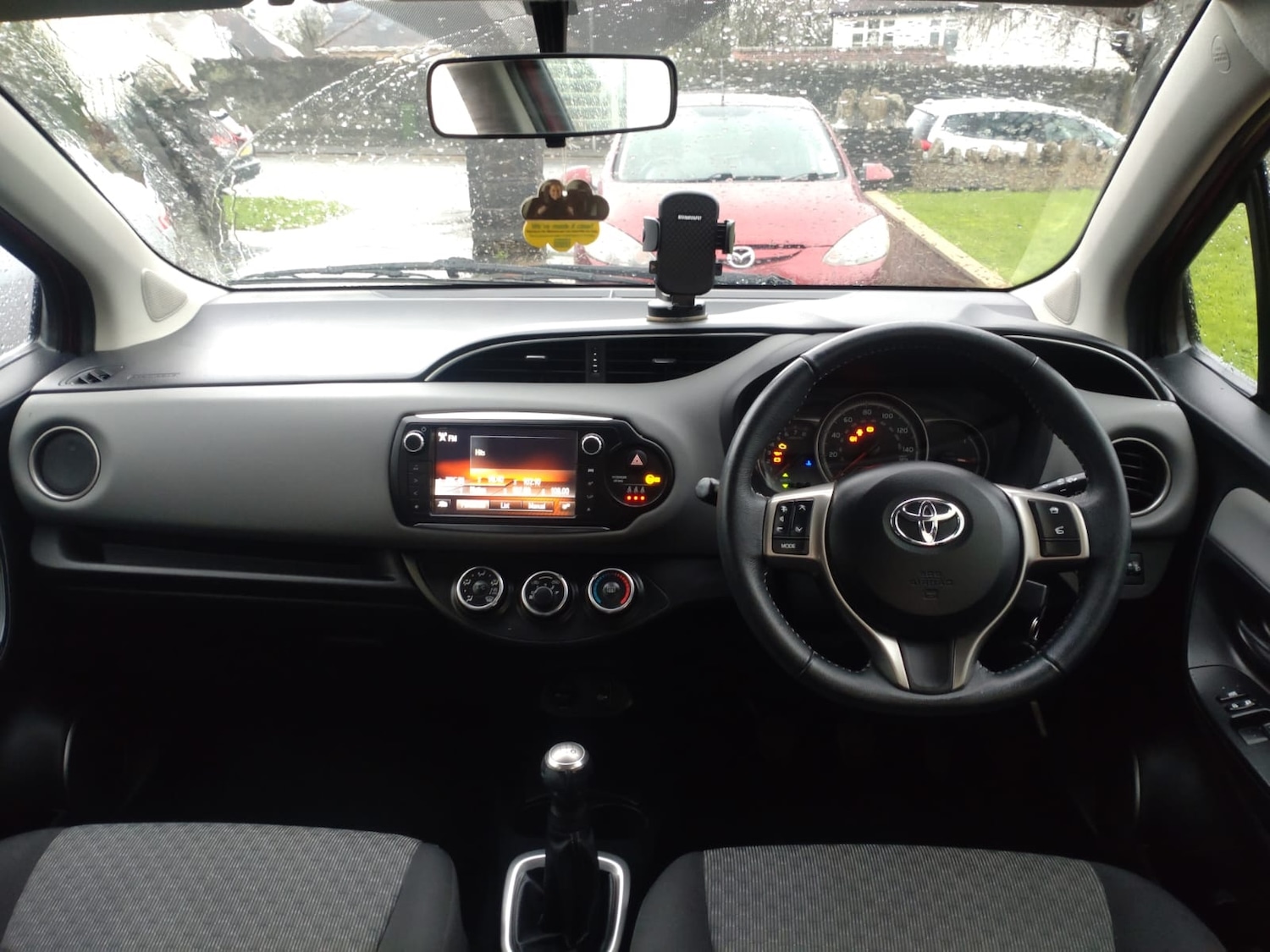 Used Toyota Yaris 2015 for sale - 76945501: Photo 6