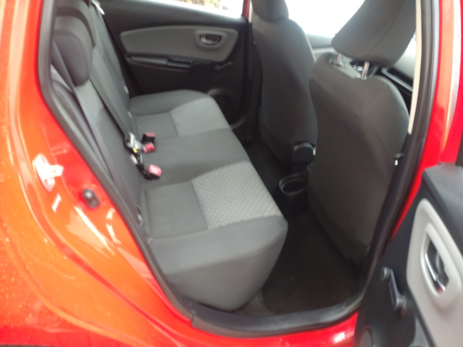 Used Toyota Yaris 2015 for sale - 76945501: Photo 8