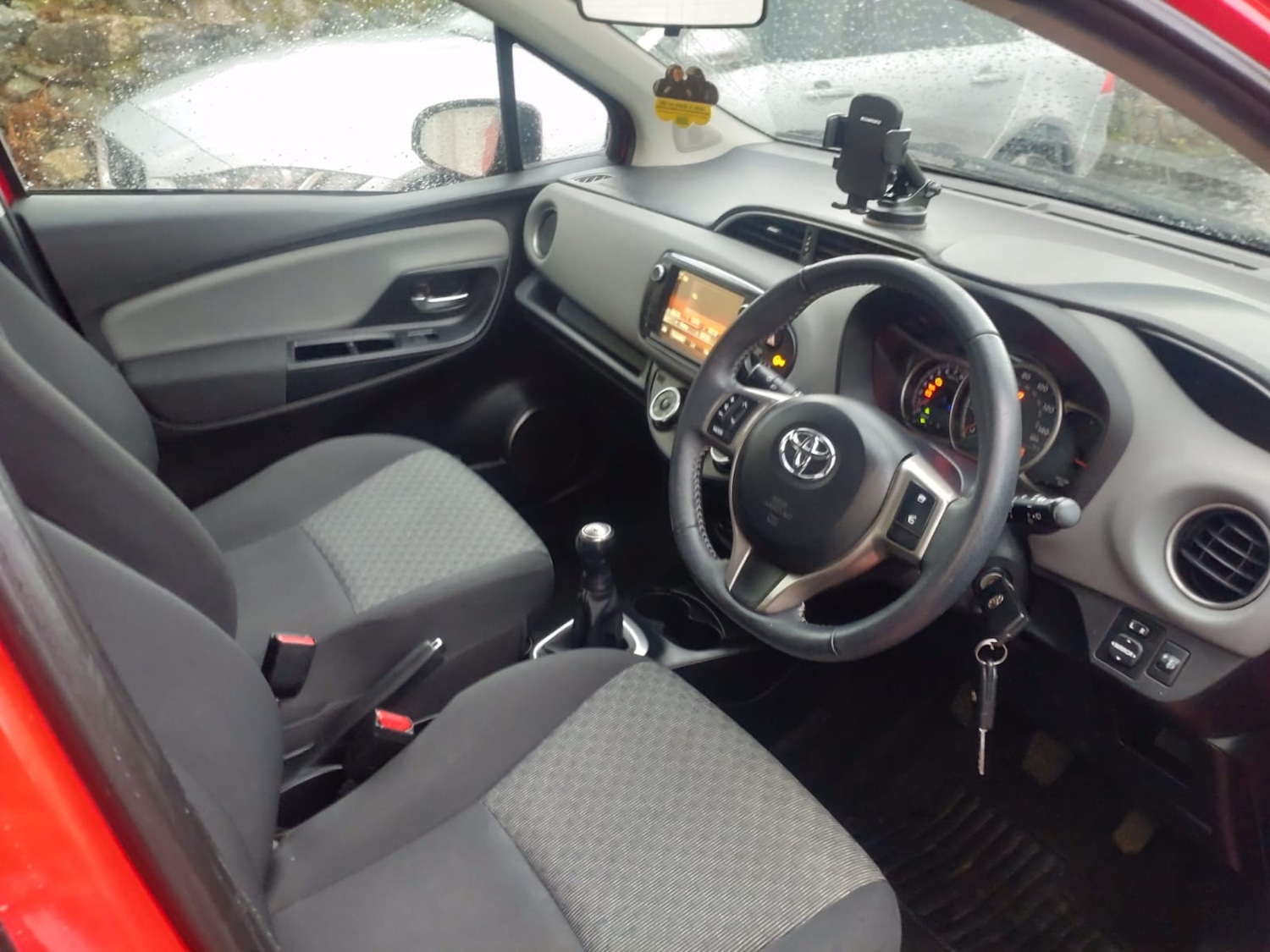 Used Toyota Yaris 2015 for sale - 76945501: Photo 9