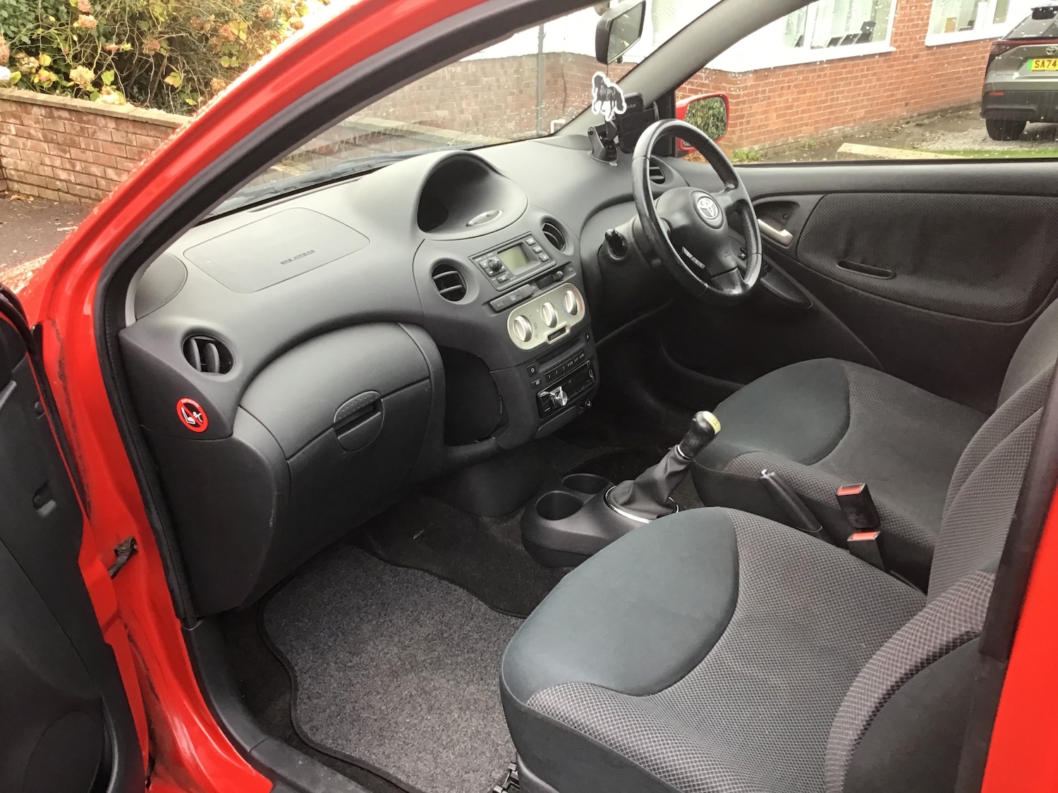 Used Toyota Yaris 2003 for sale - 76378940: Photo 8