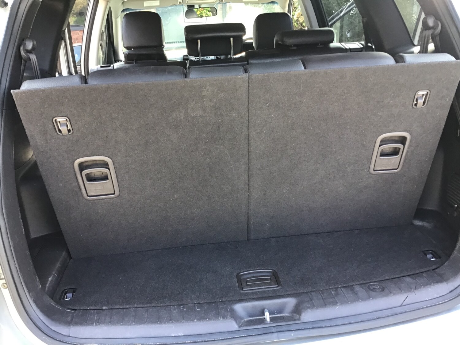 Used Hyundai Santa Fe 2011 for sale - 77973901: Photo 12