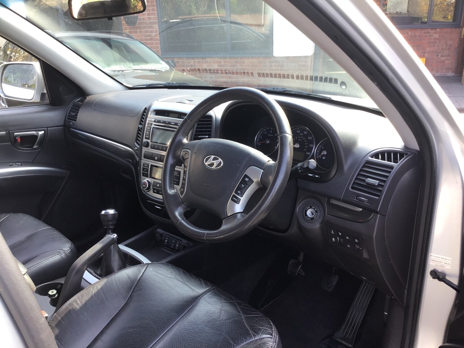 Used Hyundai Santa Fe 2011 for sale - 77973901: Photo 13