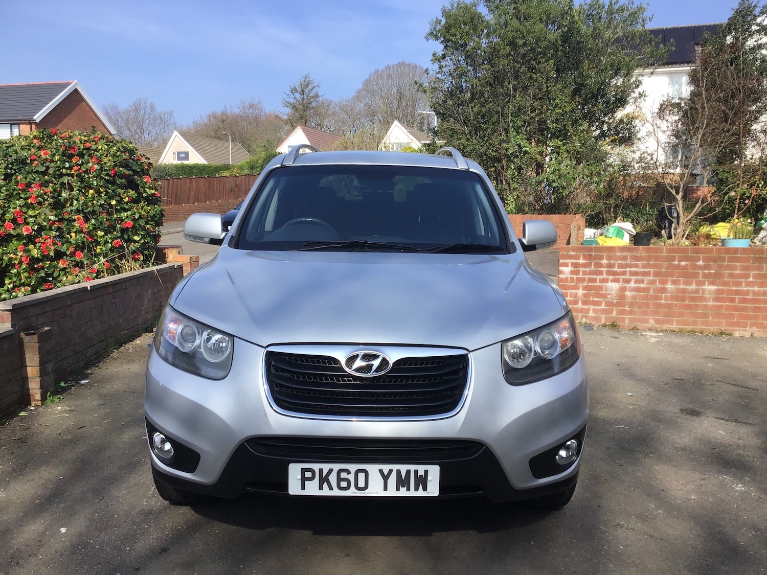 Used Hyundai Santa Fe 2011 for sale - 77973901: Photo 2