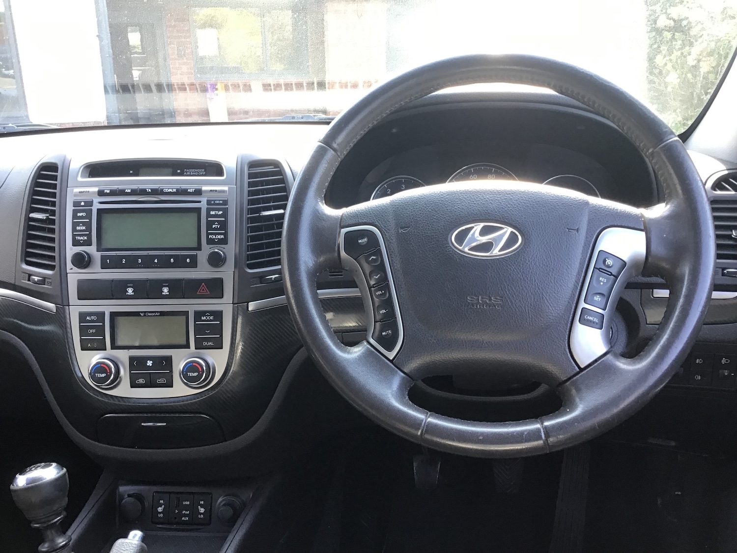 Used Hyundai Santa Fe 2011 for sale - 77973901: Photo 6