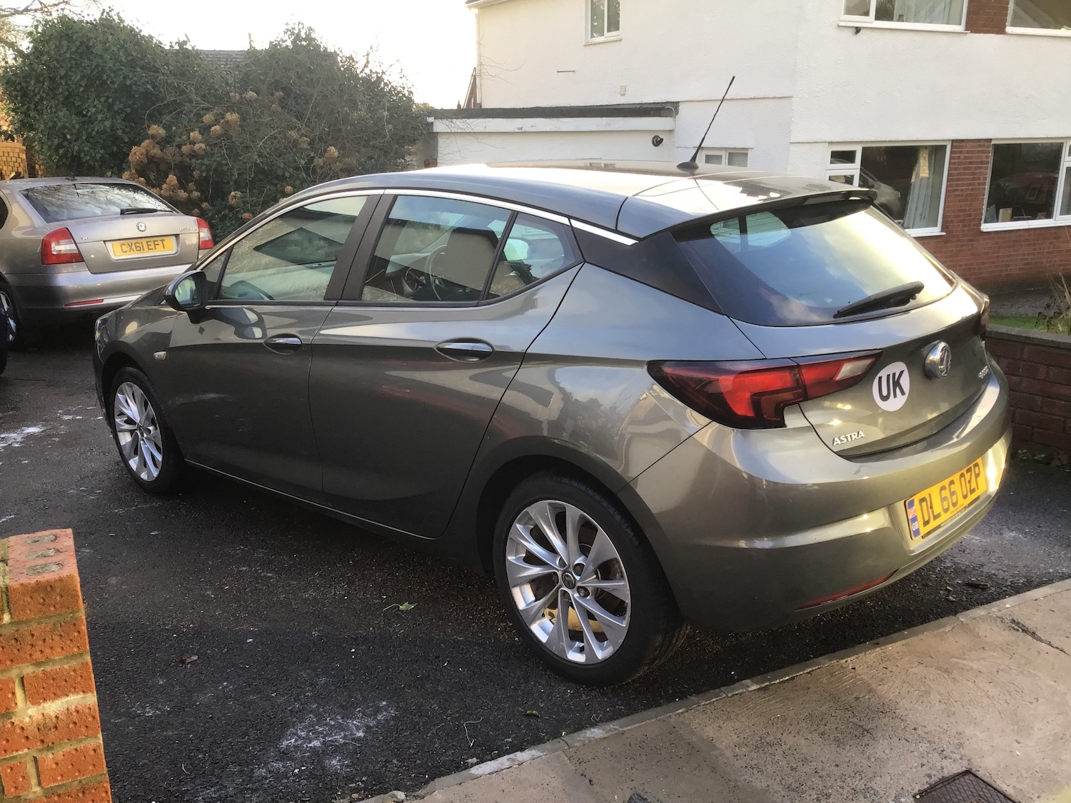 Used Vauxhall Astra 2016 for sale - 77136370: Photo 2