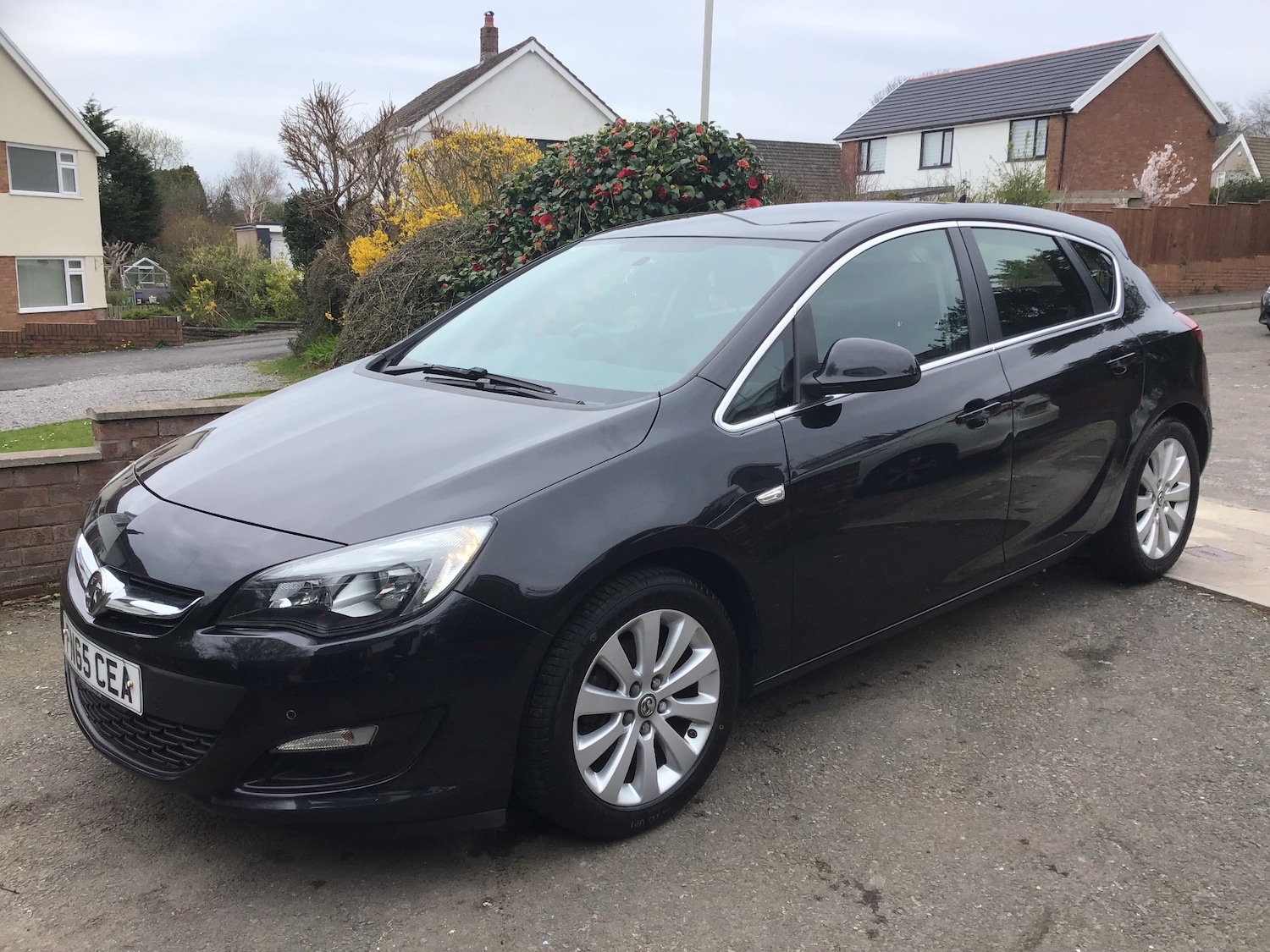 Used Vauxhall Astra 2015 for sale - 77984065: Photo 2