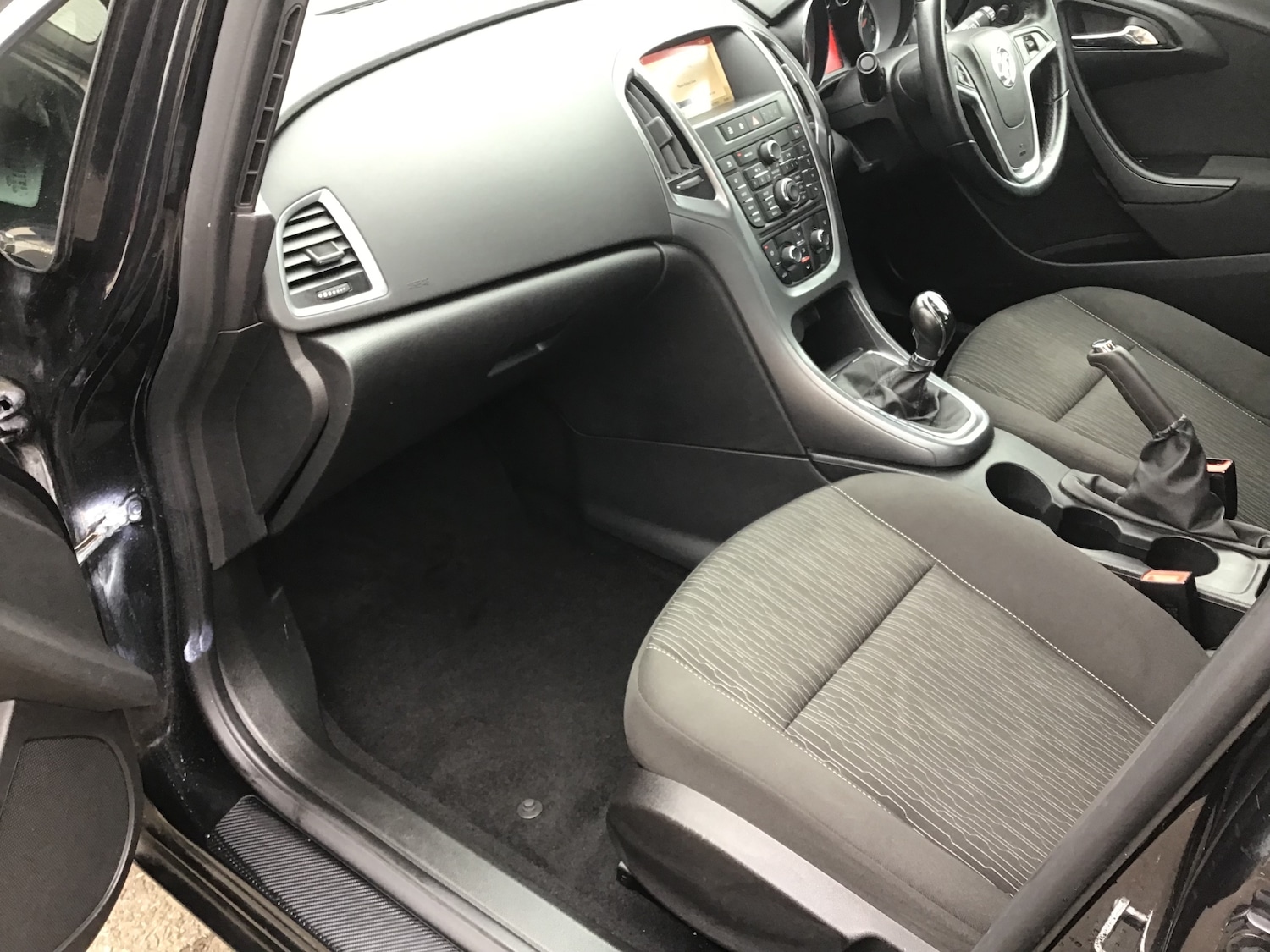 Used Vauxhall Astra 2015 for sale - 77984065: Photo 6