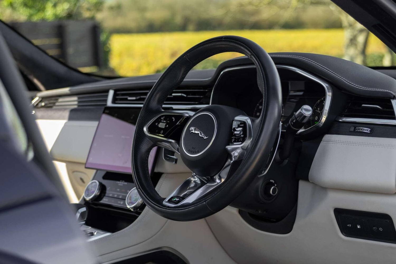 Used Jaguar F-Pace 2021 for sale - 77945730: Photo 3