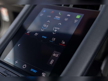 Used Porsche Taycan 2021 for sale - 78345775: Photo