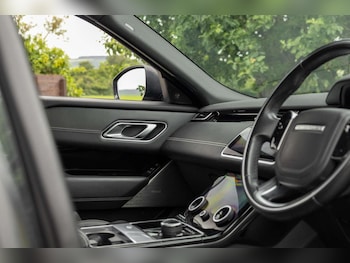Used Land Rover Range Rover Velar 2018 for sale - 78944742: Photo