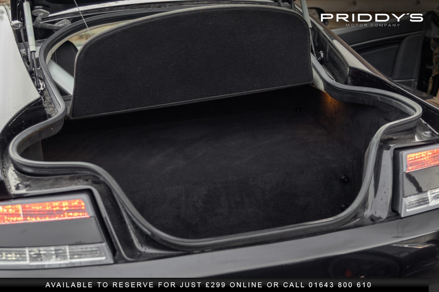 Used Aston Martin Vantage 2011 for sale - 76631549: Photo 23