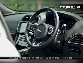 Used Jaguar F-Pace 2020 for sale - 75504998: Photo