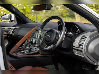 Used Jaguar F-Type 2018 for sale - 78373495: Photo