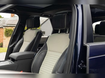 Used Land Rover Discovery 2021 for sale - 78840926: Photo