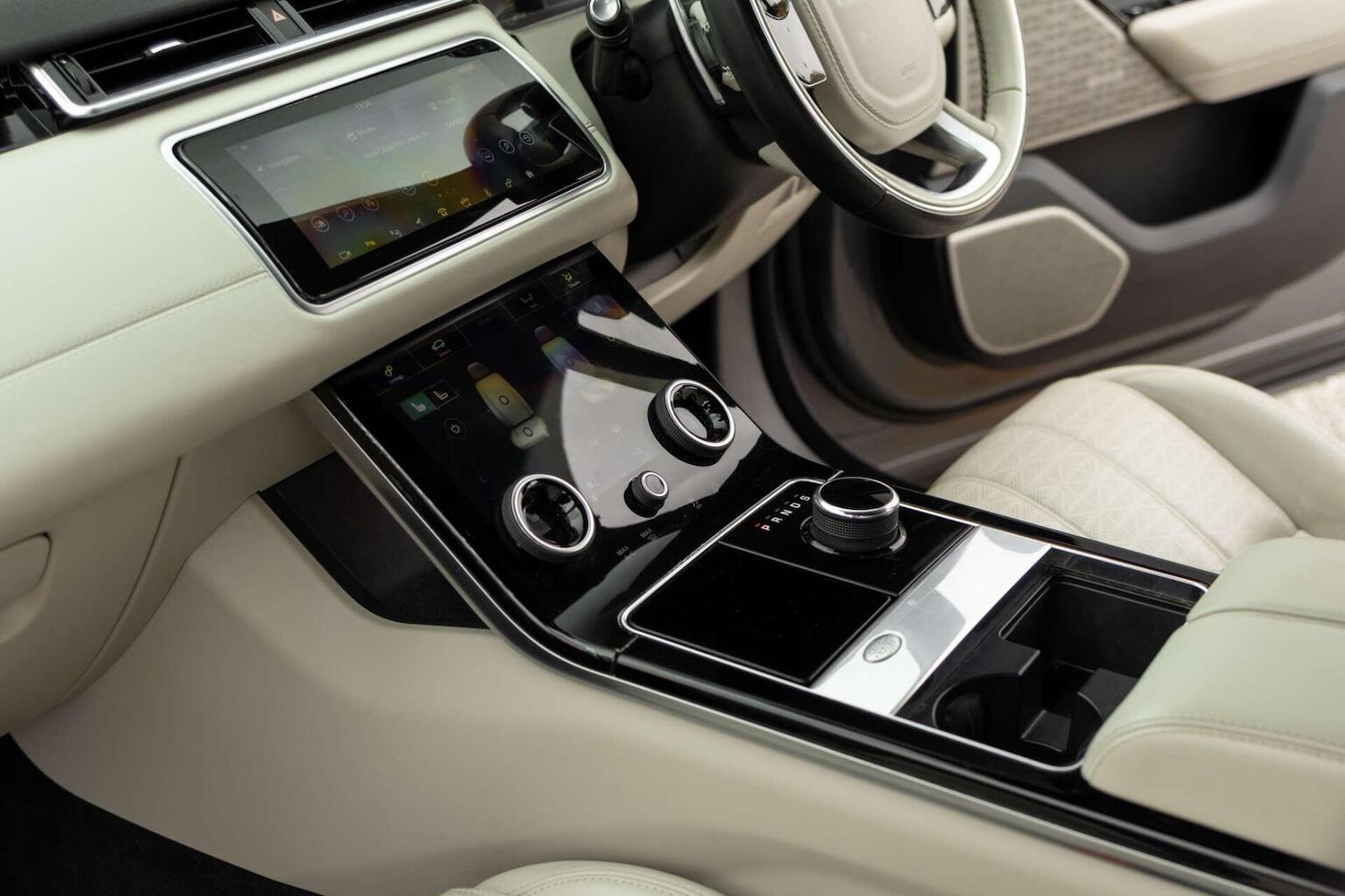 Used Land Rover Range Rover Velar 2018 for sale - 78112161: Photo 11