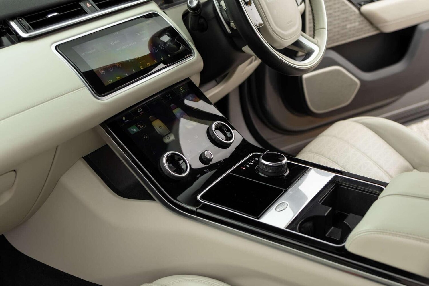 Used Land Rover Range Rover Velar 2018 for sale - 78112161: Photo 33