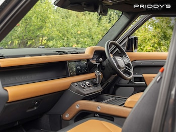 Used Land Rover Defender 2021 for sale - 79463415: Photo