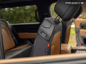 Used Land Rover Defender 2021 for sale - 79463415: Photo