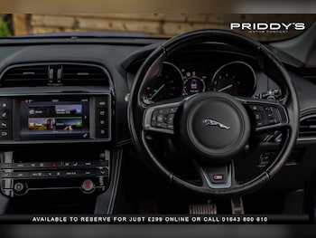 Used Jaguar F-Pace 2017 for sale - 76449368: Photo