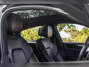 Used Porsche Cayenne 2021 for sale - 79255074: Photo
