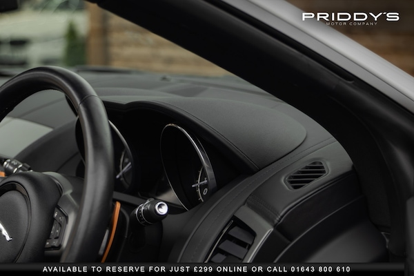 Used Jaguar F-Type 2016 for sale - 76281429: Photo 37