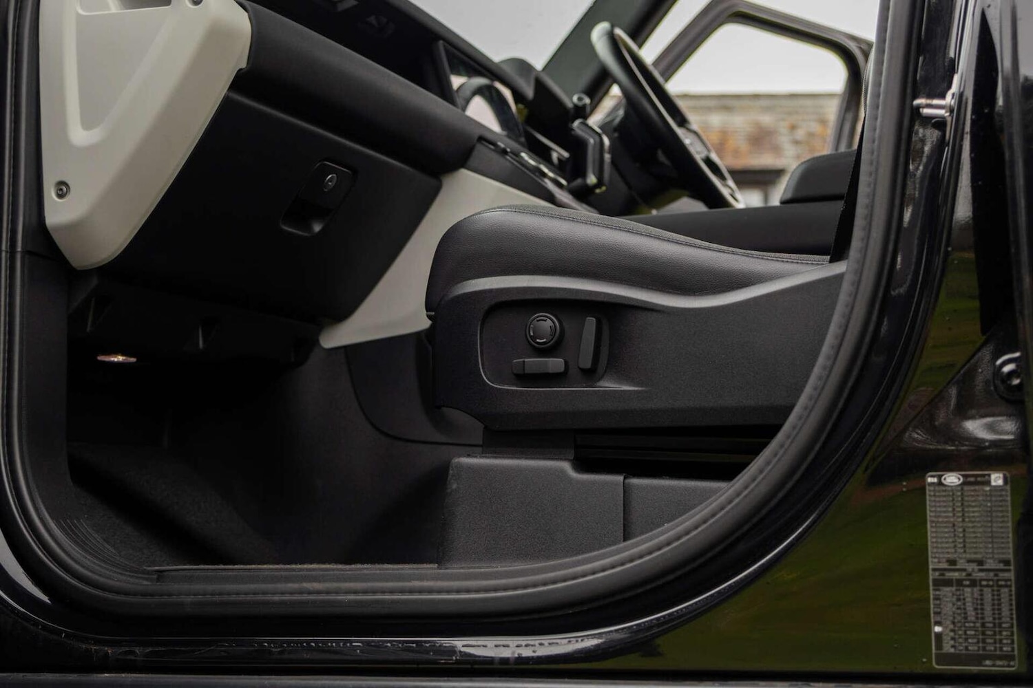 Used Land Rover Defender 110 2021 for sale - 78201886: Photo 46