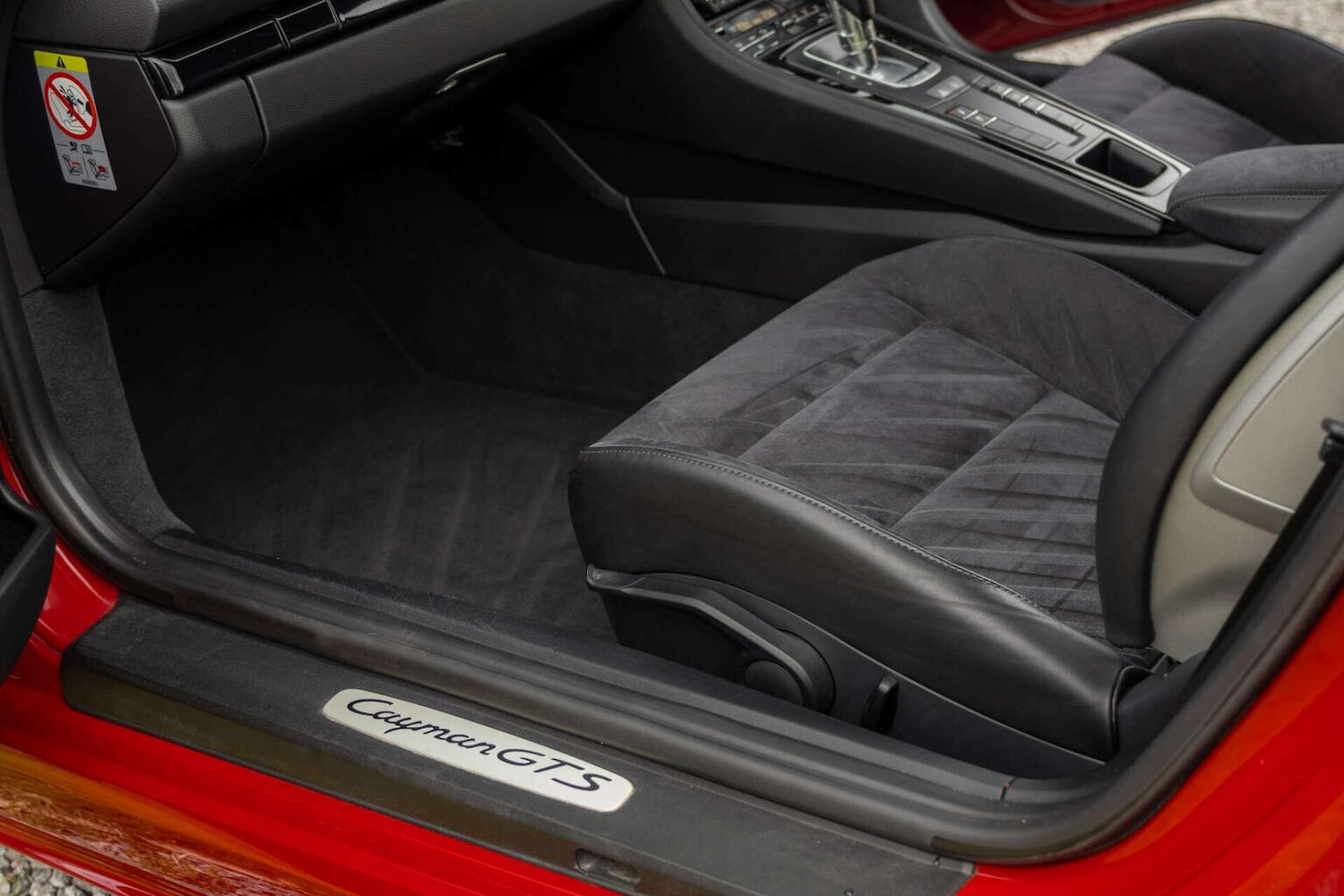 Used Porsche 718 Cayman 2018 for sale - 78202003: Photo 23