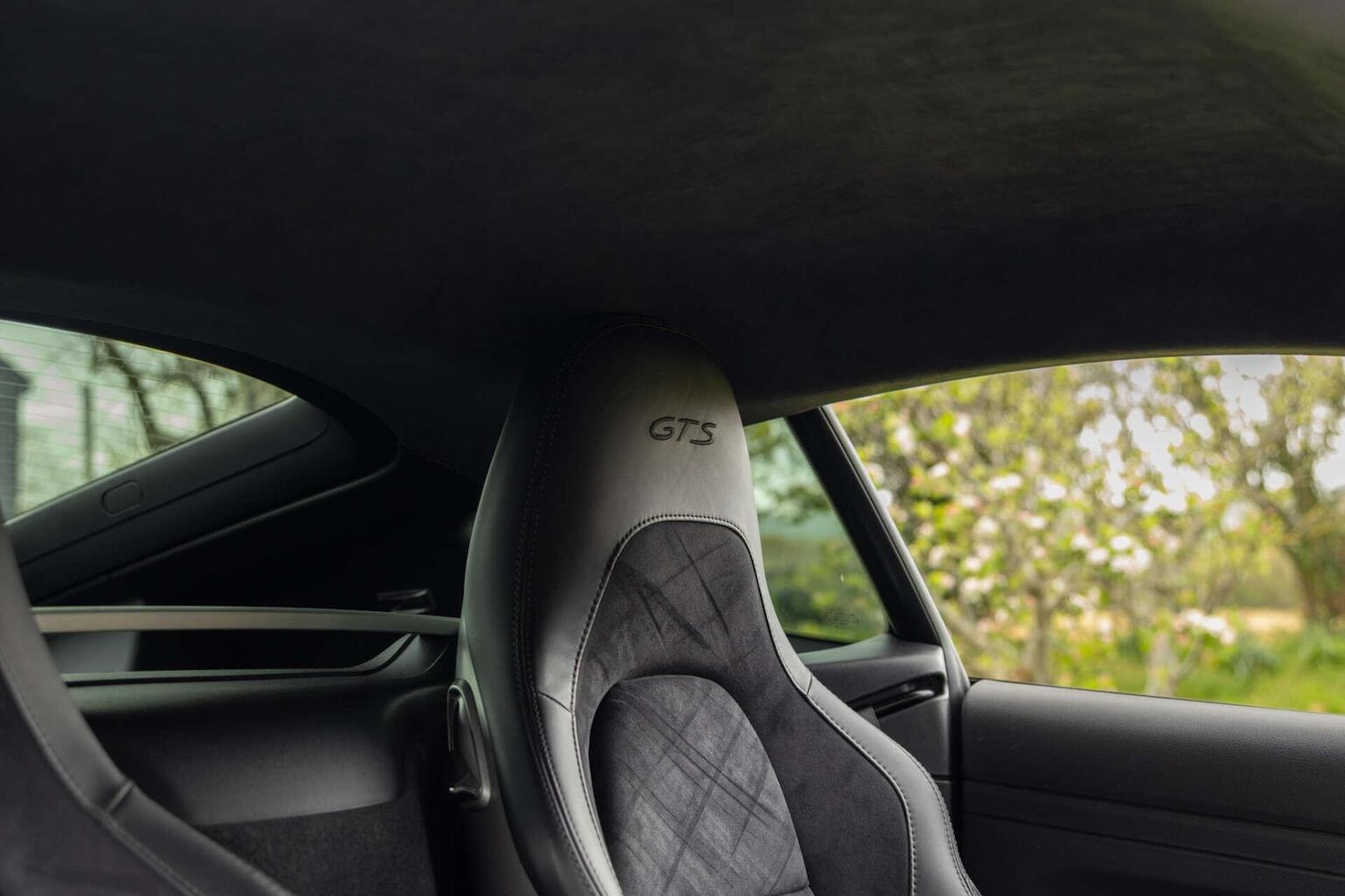 Used Porsche 718 Cayman 2018 for sale - 78202003: Photo 8