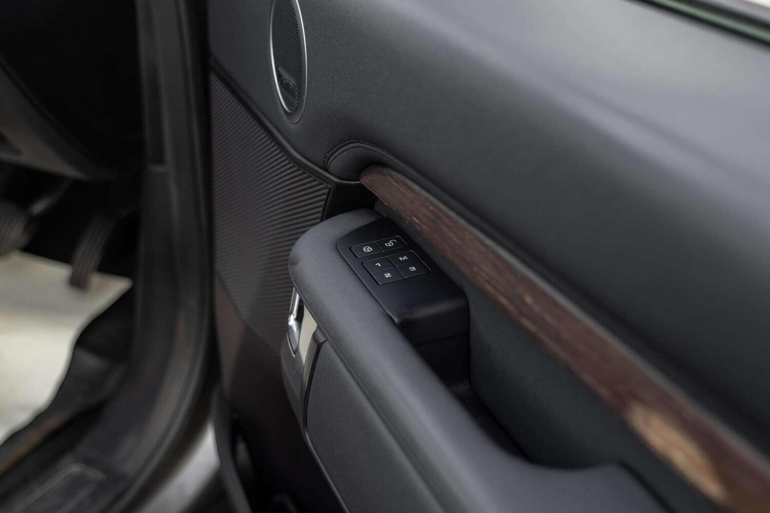 Used Land Rover Discovery 2018 for sale - 78090681: Photo 38