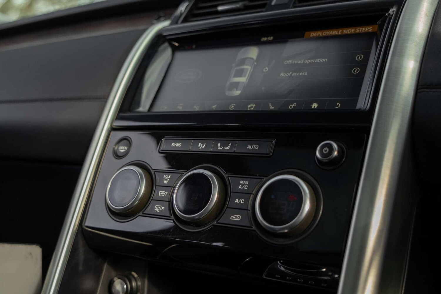 Used Land Rover Discovery 2018 for sale - 78090681: Photo 45