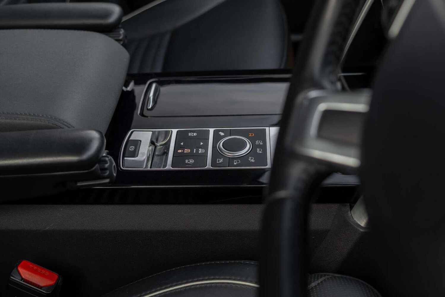 Used Land Rover Discovery 2018 for sale - 78090681: Photo 7