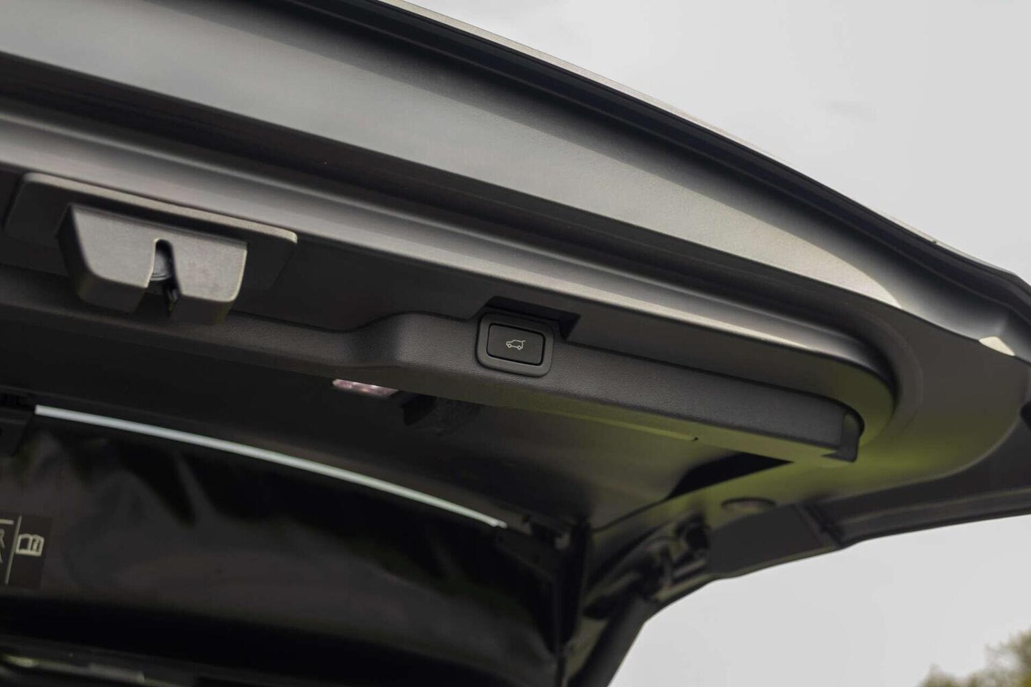 Used Land Rover Discovery 2018 for sale - 78090681: Photo 9