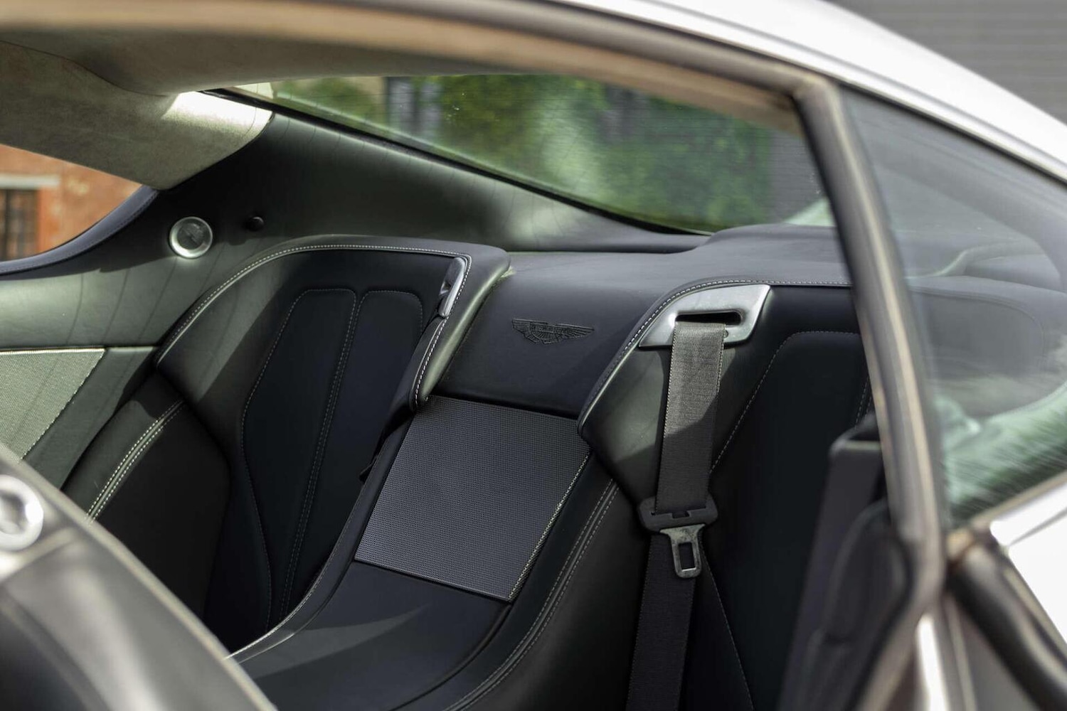 Used Aston Martin DB9 2015 for sale - 78112091: Photo 15