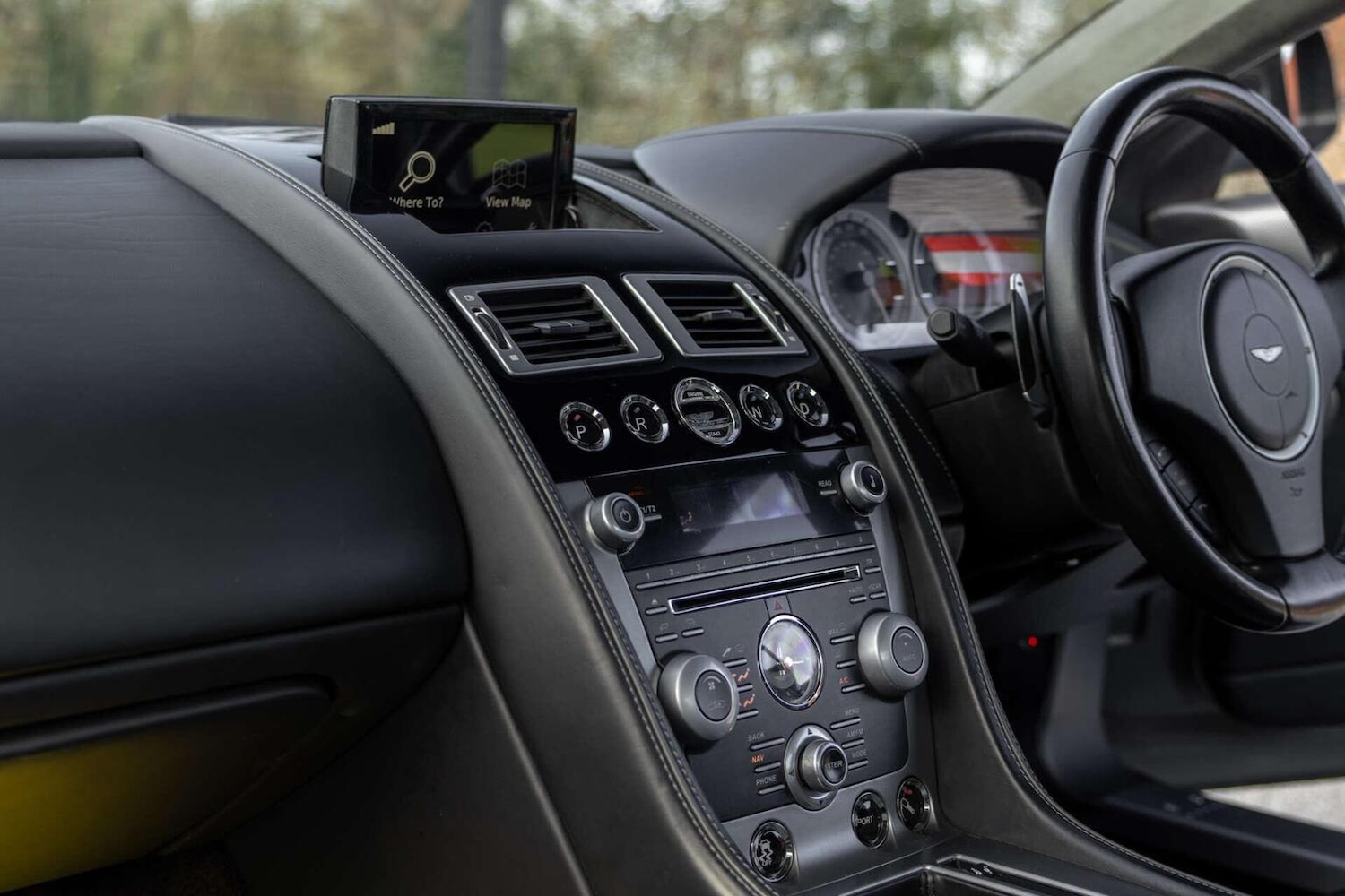 Used Aston Martin DB9 2015 for sale - 78112091: Photo 19