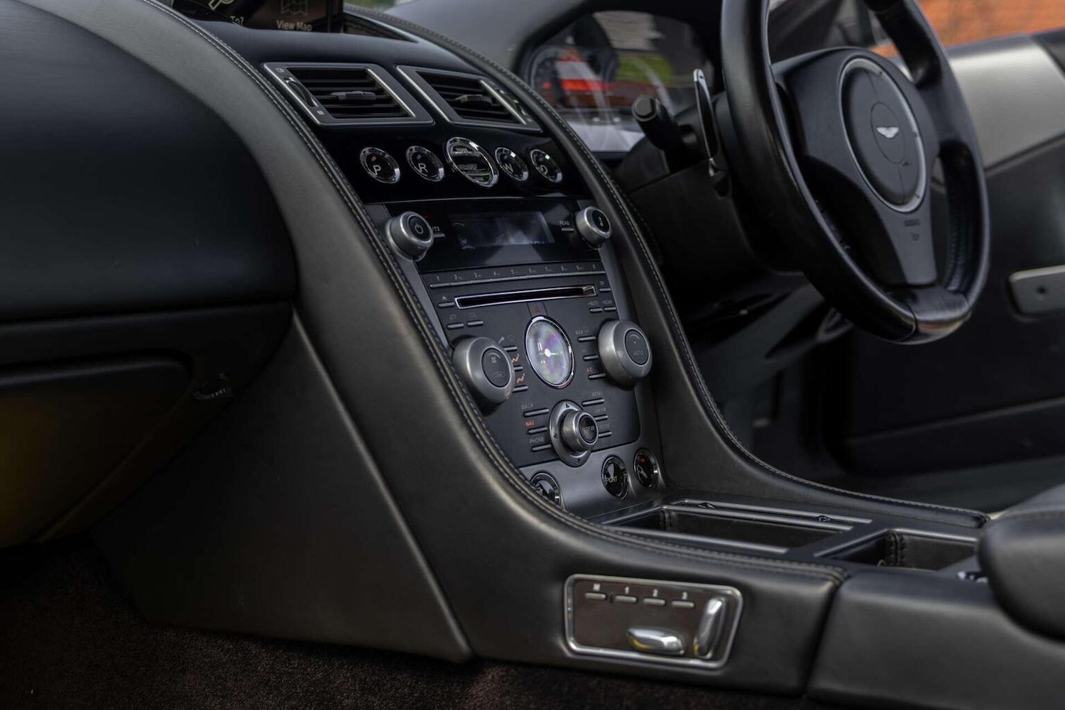 Used Aston Martin DB9 2015 for sale - 78112091: Photo 20