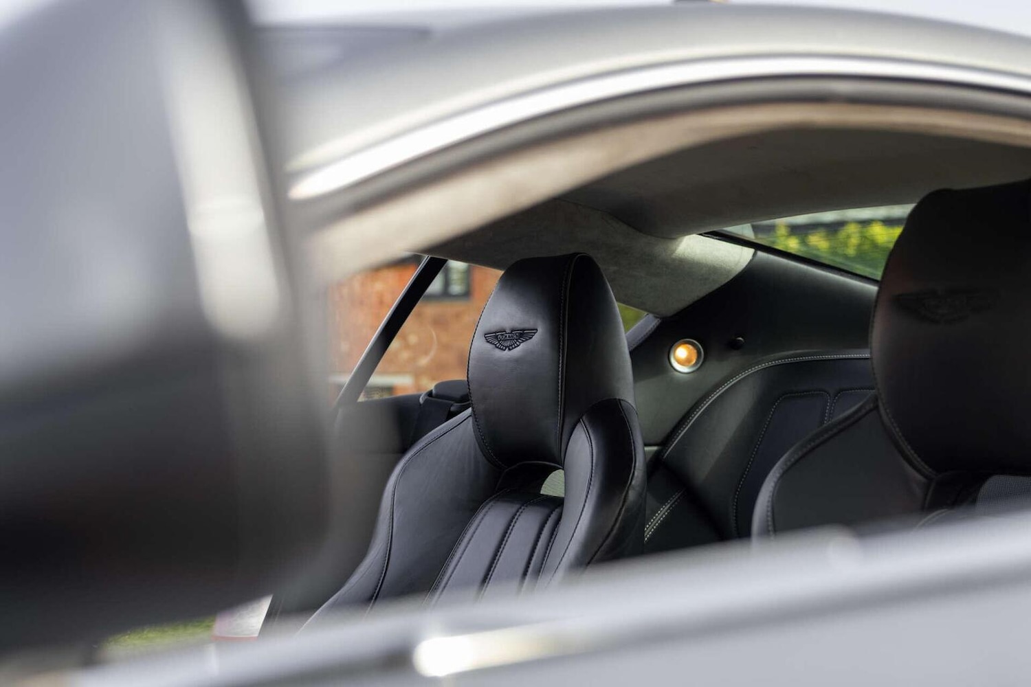 Used Aston Martin DB9 2015 for sale - 78112091: Photo 24