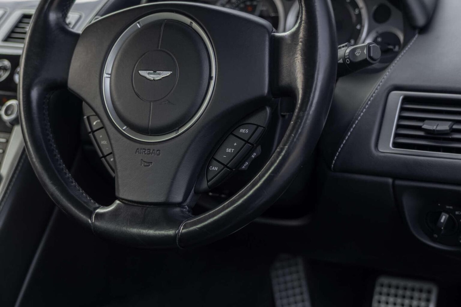 Used Aston Martin DB9 2015 for sale - 78112091: Photo 26