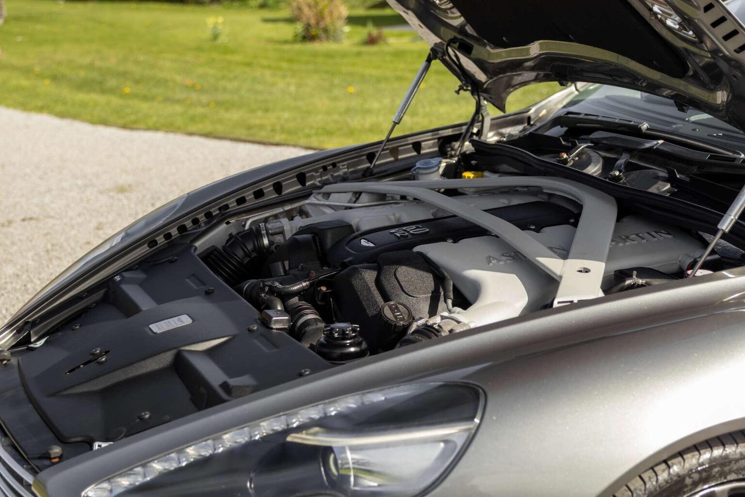 Used Aston Martin DB9 2015 for sale - 78112091: Photo 29