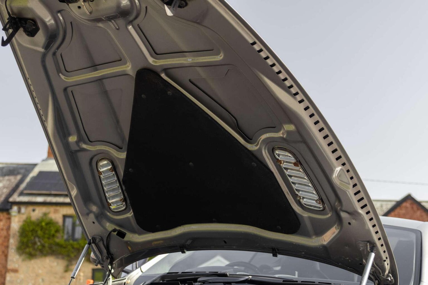 Used Aston Martin DB9 2015 for sale - 78112091: Photo 30