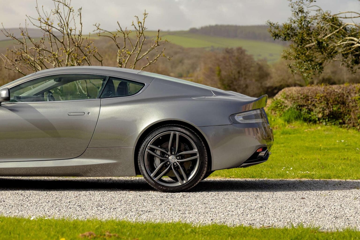 Used Aston Martin DB9 2015 for sale - 78112091: Photo 46