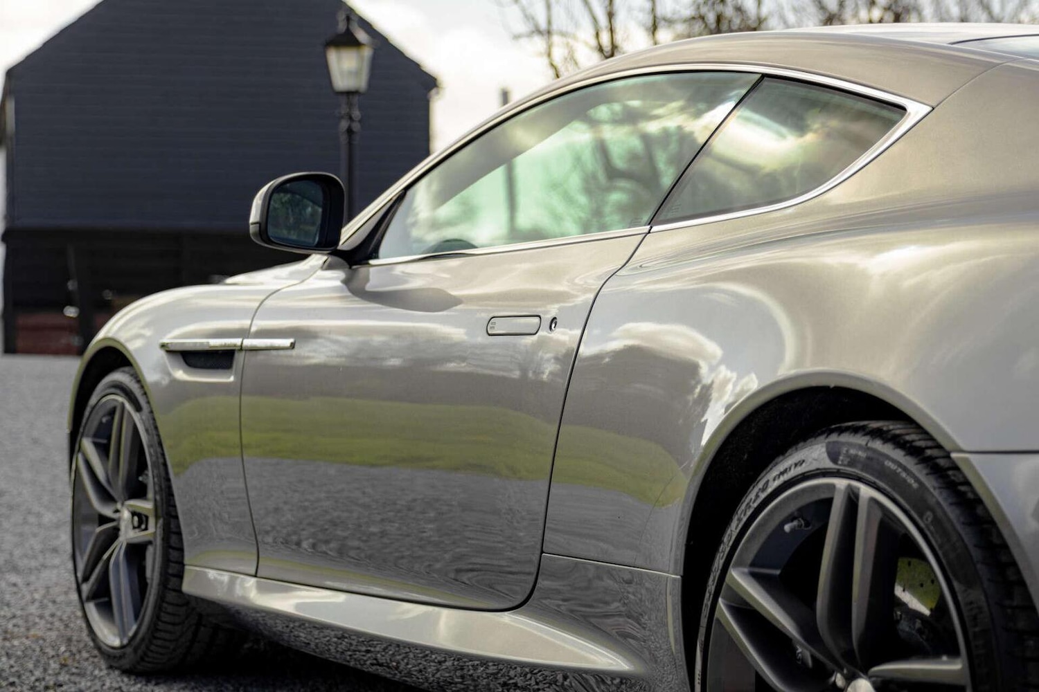 Used Aston Martin DB9 2015 for sale - 78112091: Photo 51