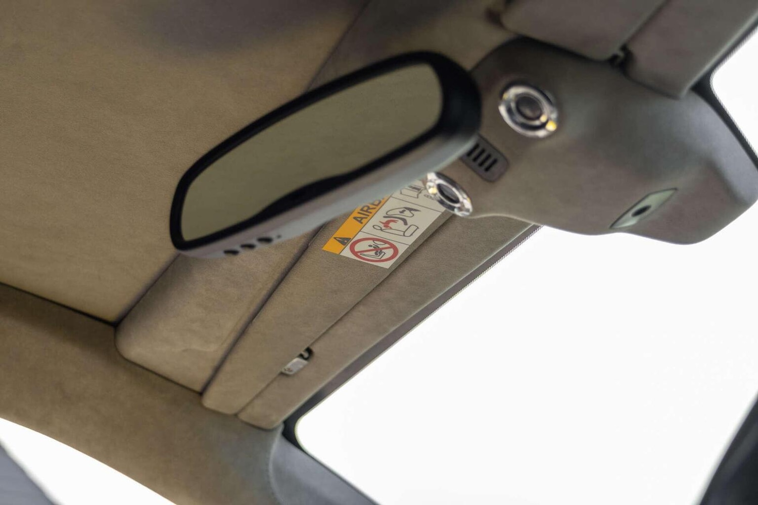 Used Aston Martin DB9 2015 for sale - 78112091: Photo 58