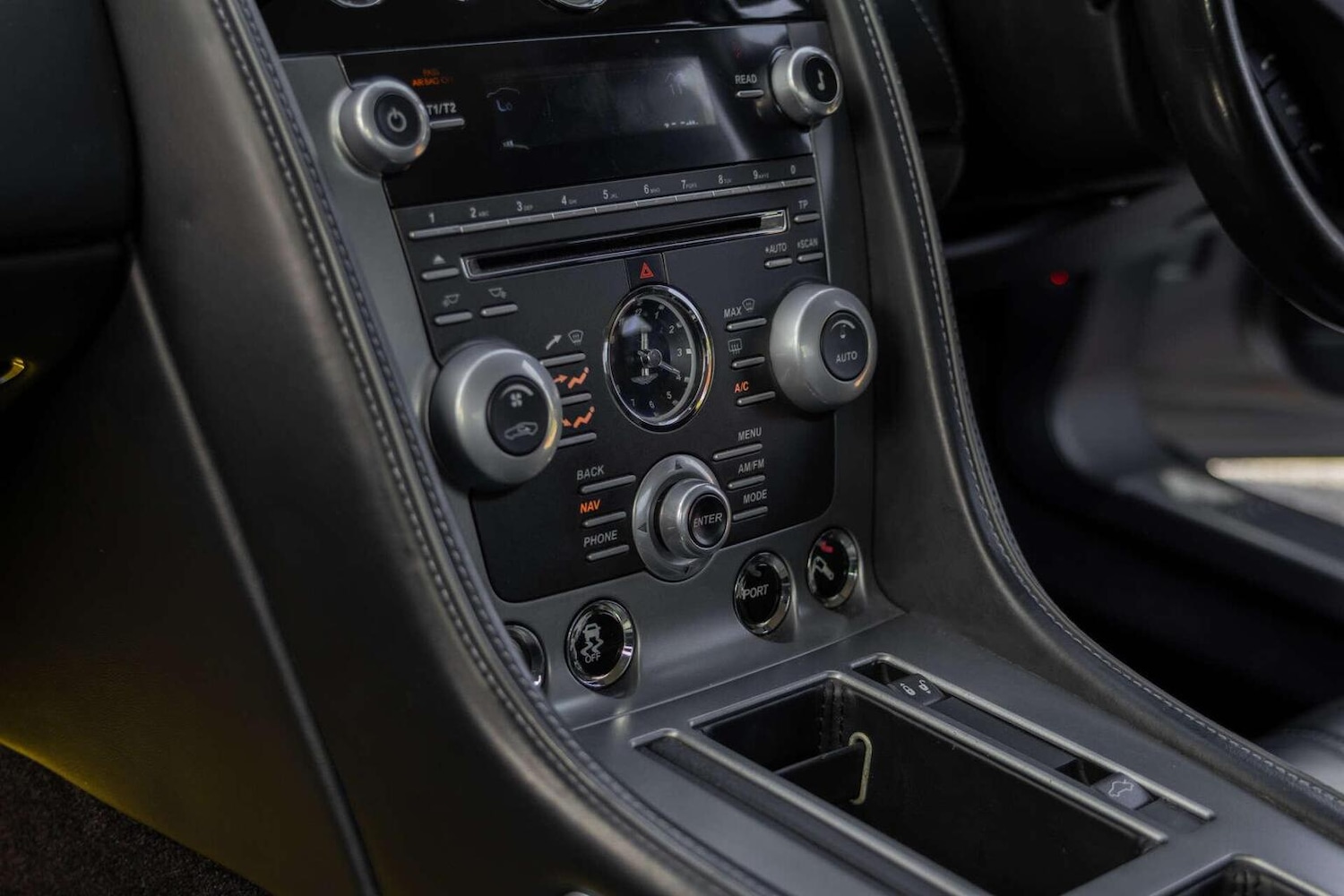 Used Aston Martin DB9 2015 for sale - 78112091: Photo 59